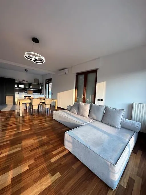 Kontakt z Suite Sagramose A Lazise